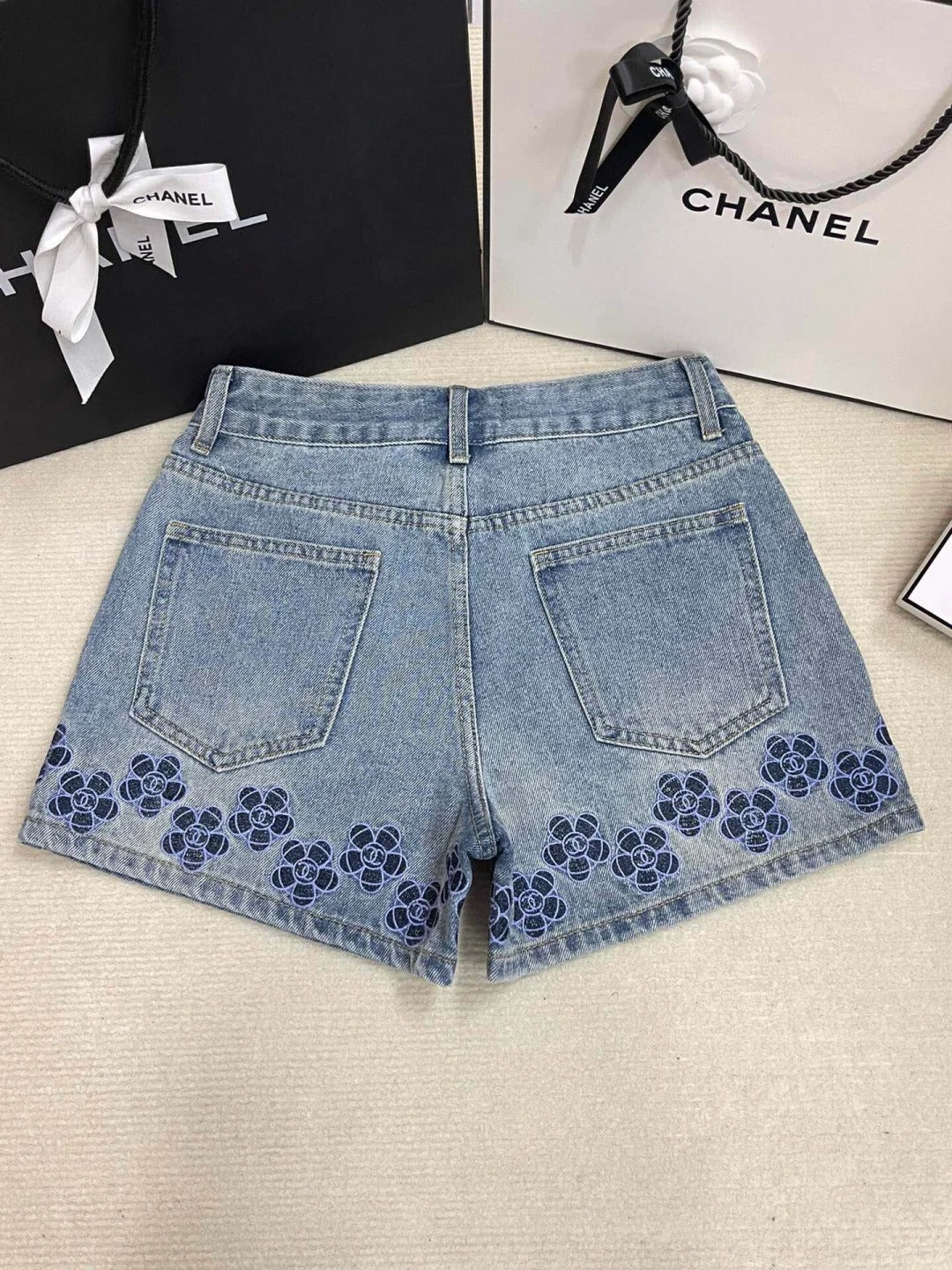 0528 camellia embroidered shorts