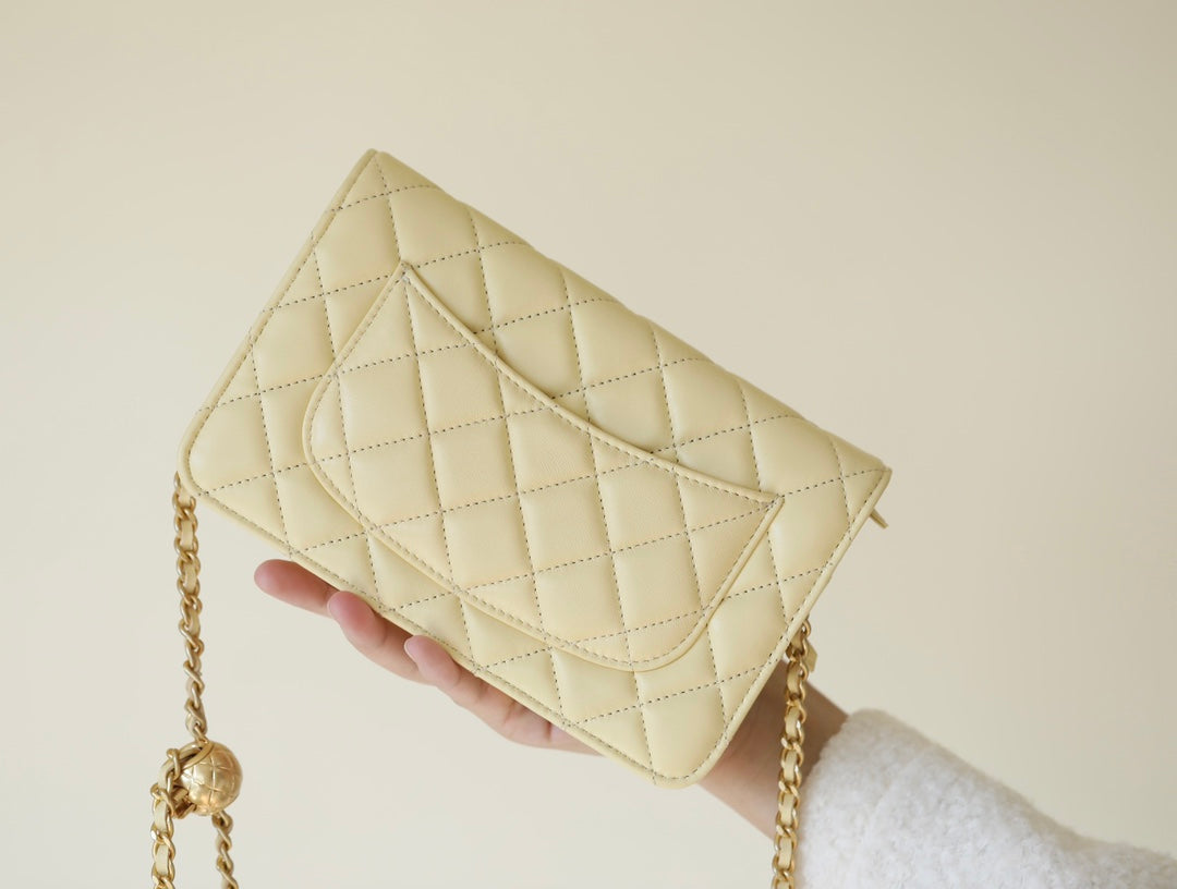 0528 Chain wallet lambskin chicken yellow