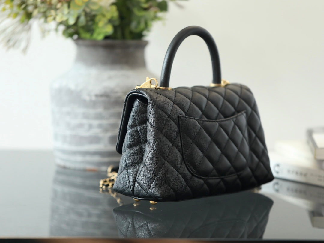 0528 Handle Flap Quilted Caviar Gold-tone small Black