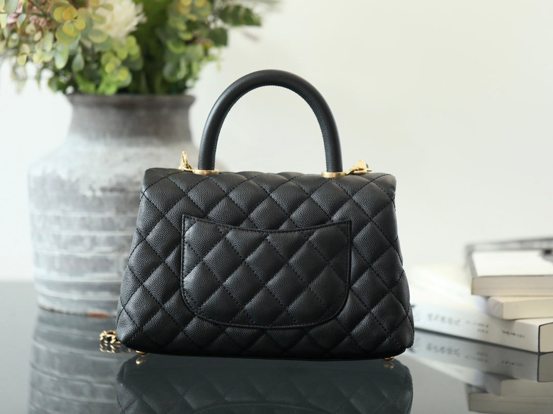 0528 Handle Flap Quilted Caviar Gold-tone small Black