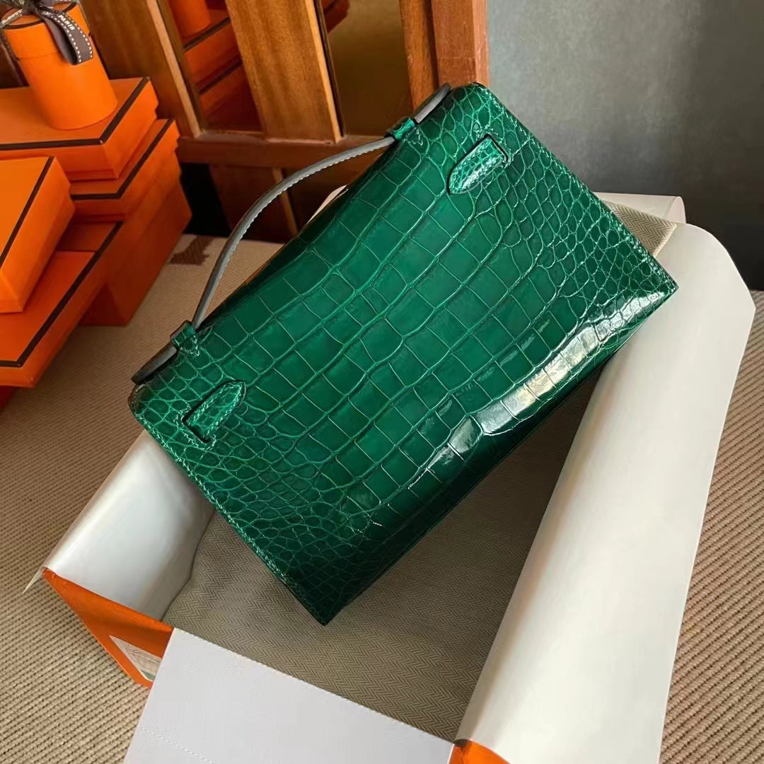 0528 Imperial green crocodile leather