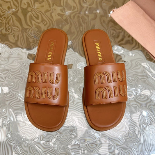 0528 Leather slippers