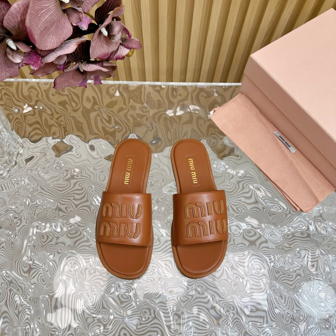 0528 Leather slippers