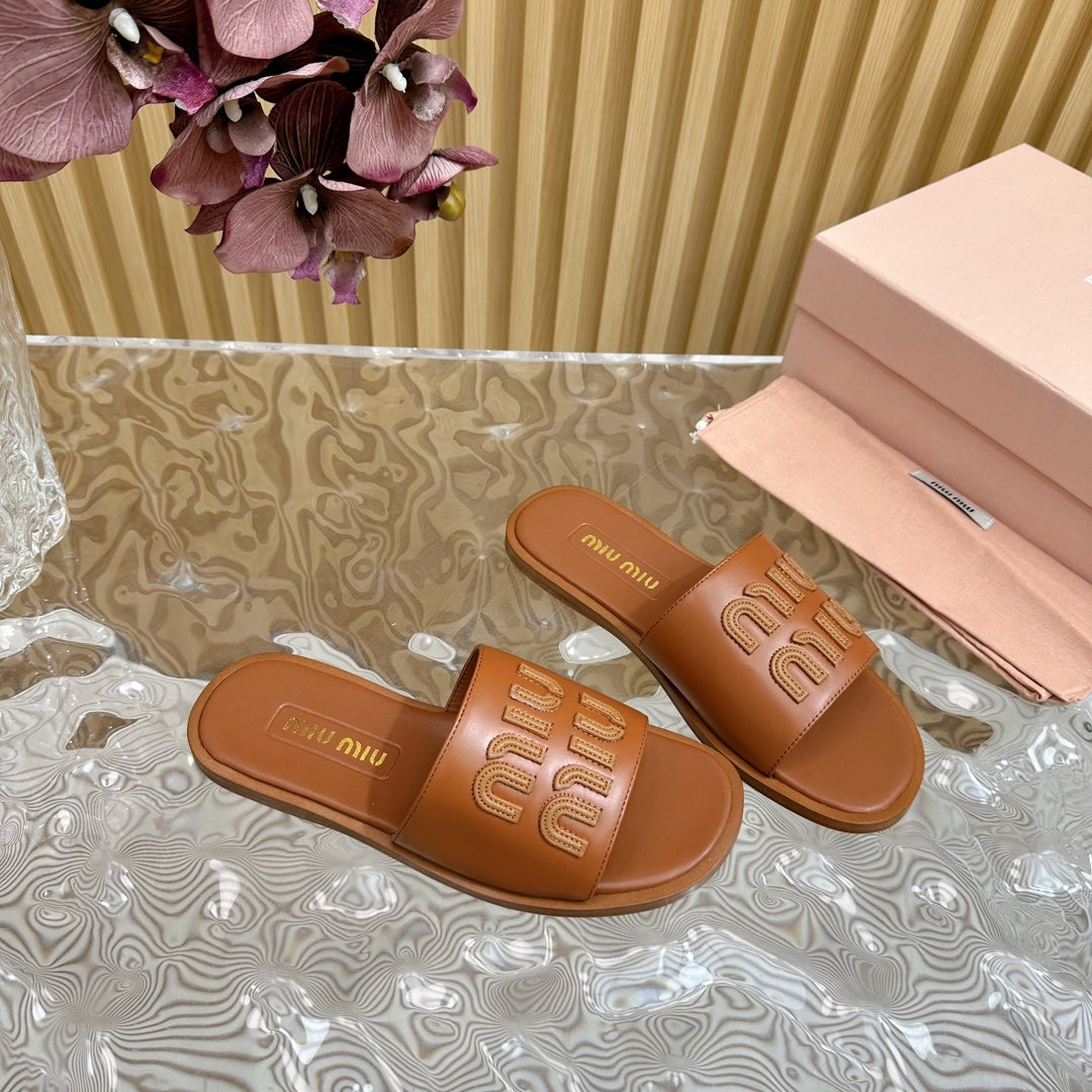 0528 Leather slippers