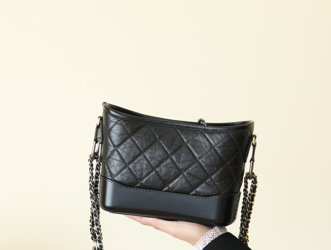 0528 Quilted distressed calfskin Small Black