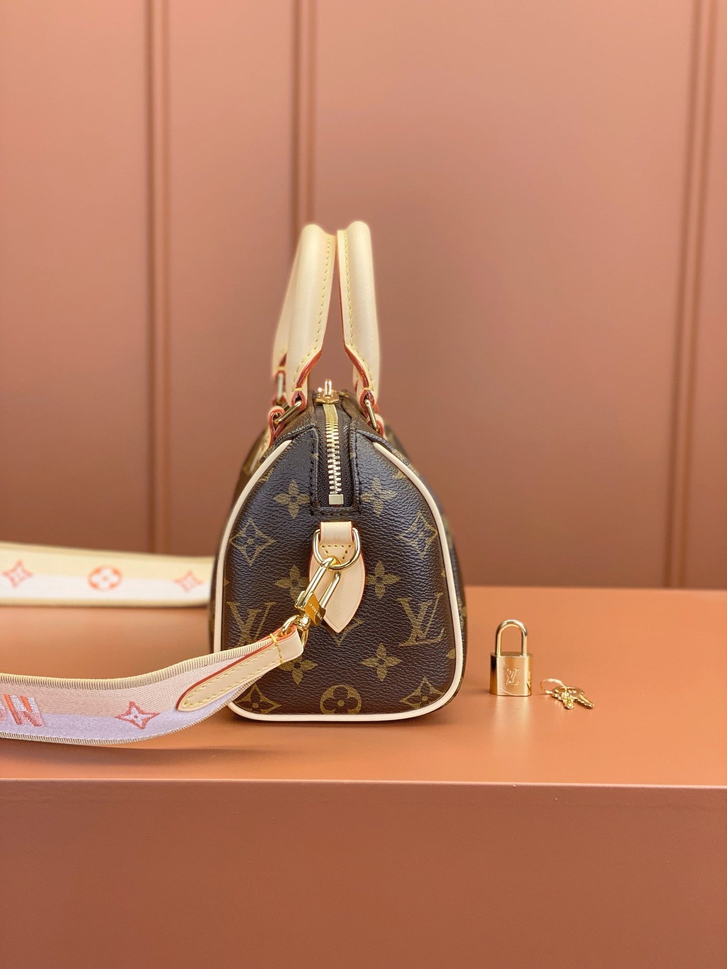 0528 Speedy Bandoulière 20 Monogram Handbags