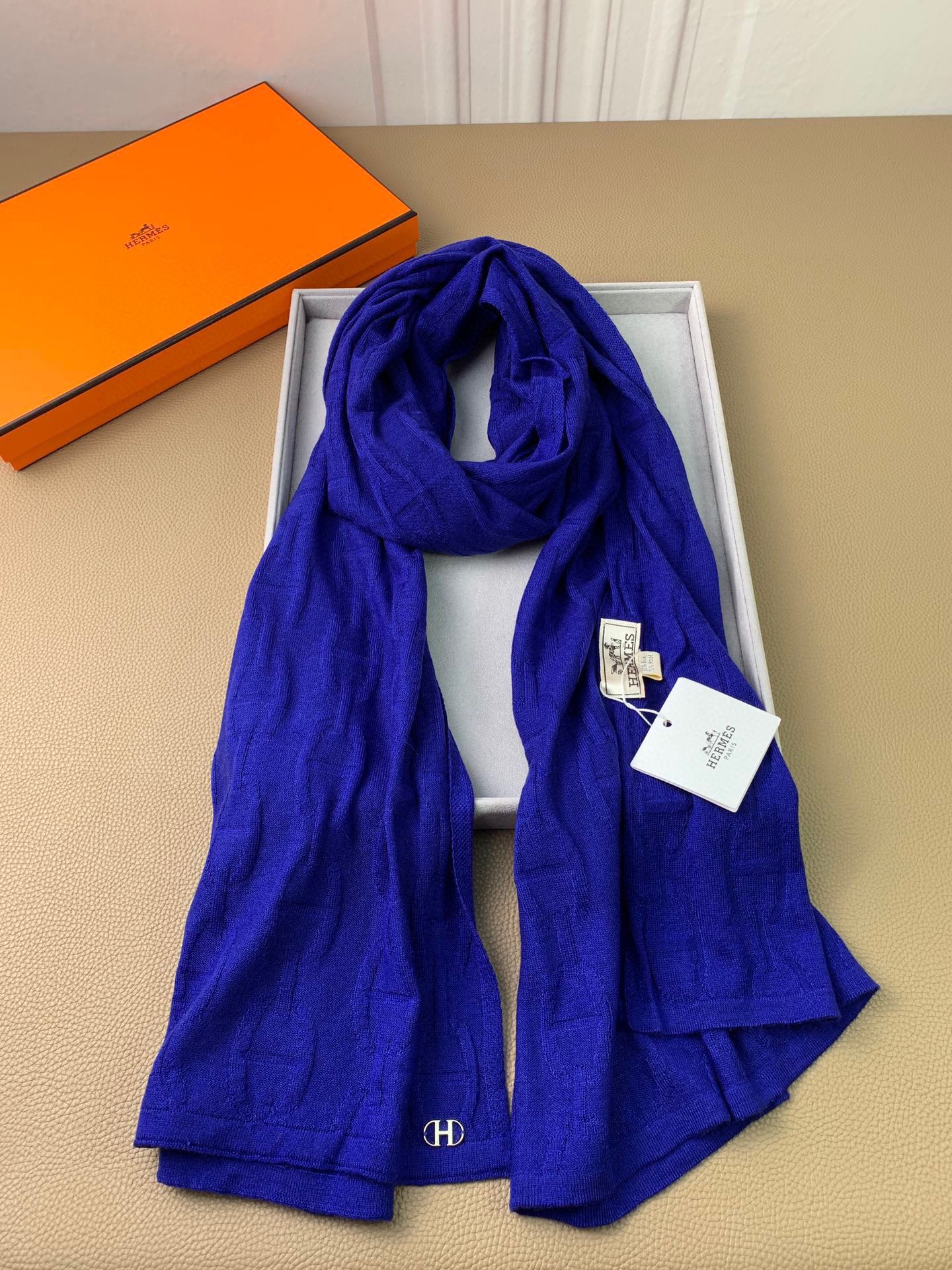 1002 Classic Soft and Comfortable Scarf