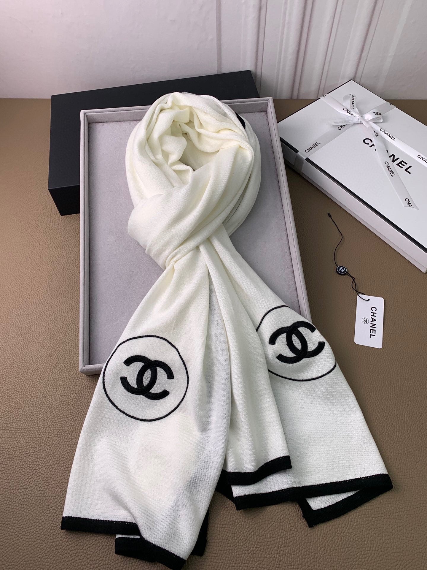 1002 Classic Soft and Comfortable Scarf