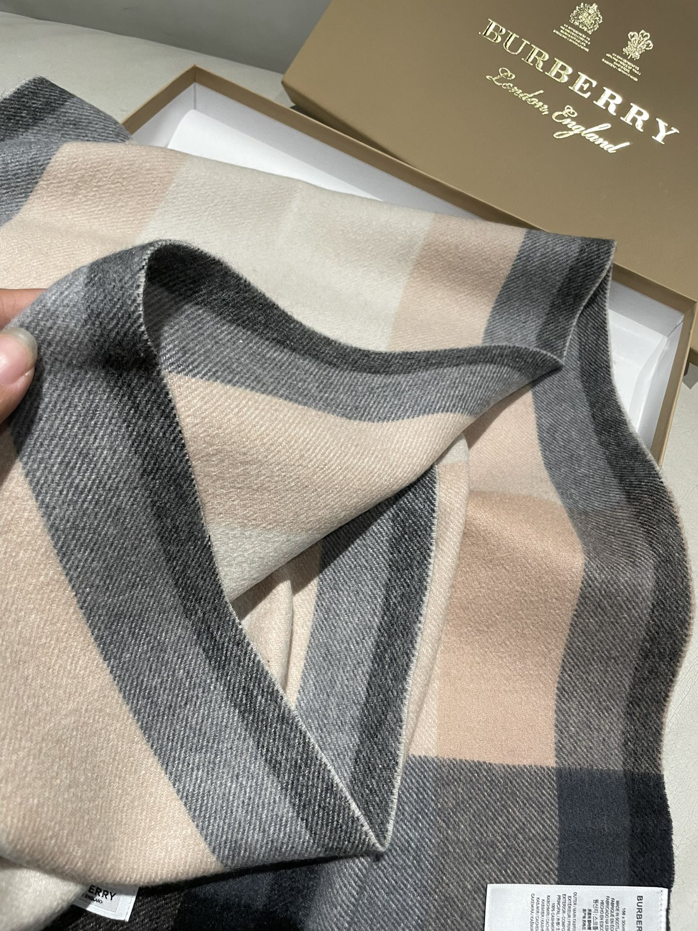 1002 Classic Soft and Comfortable Scarf