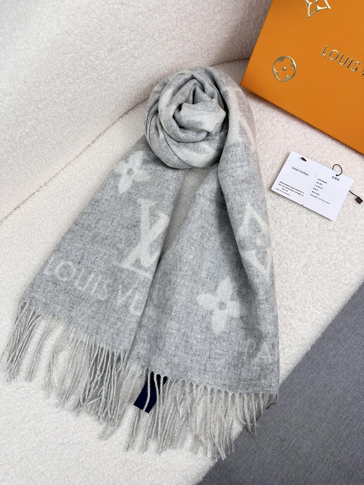 0925 Classic Soft and Comfortable Scarf