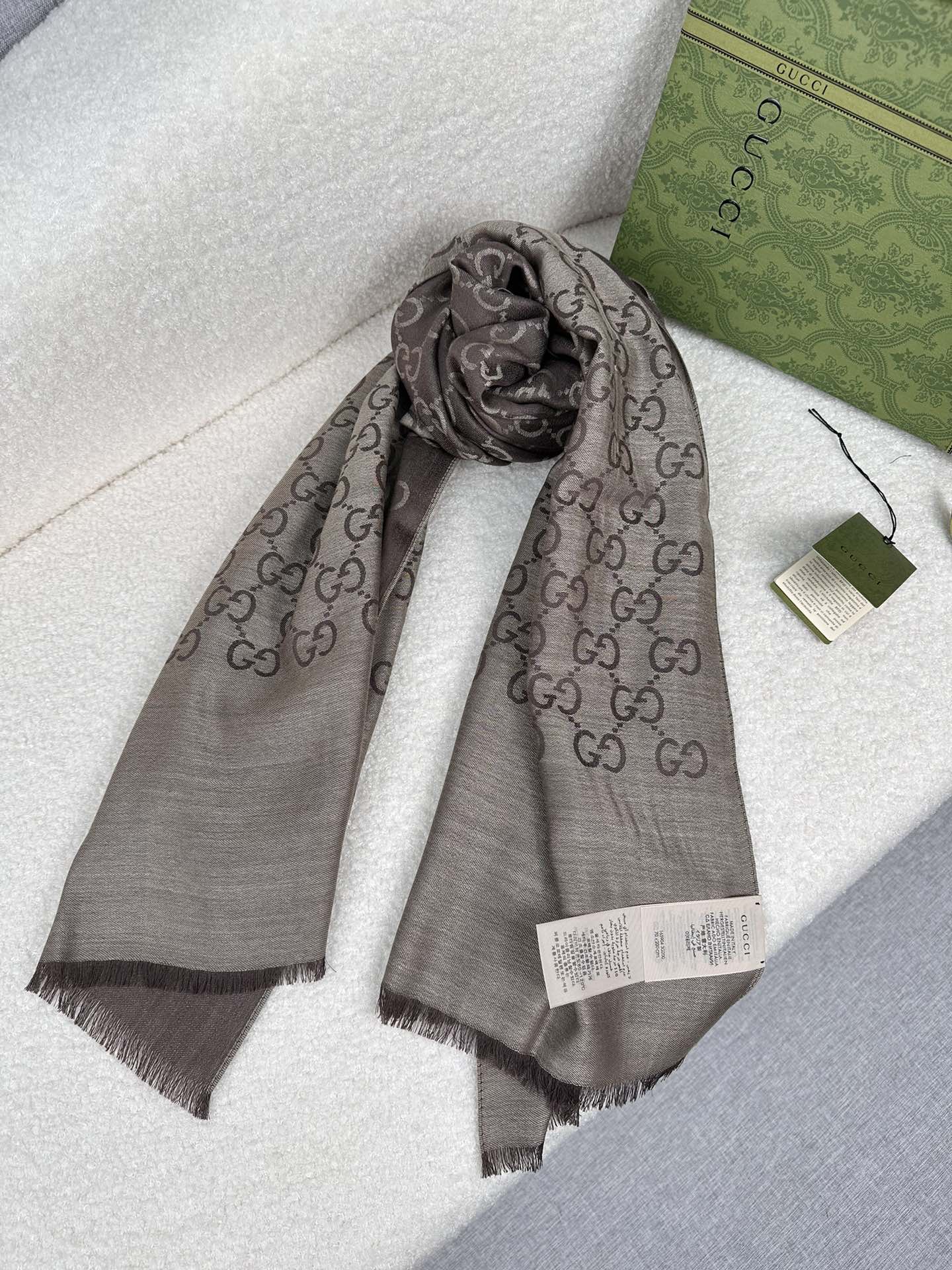 0925 Classic Soft and Comfortable Scarf