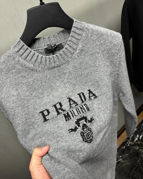 Classic printed logo sweater